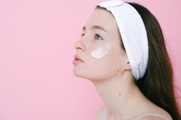 Pielęgnacja twarzy krok po kroku: Must-have wśród kosmetyków